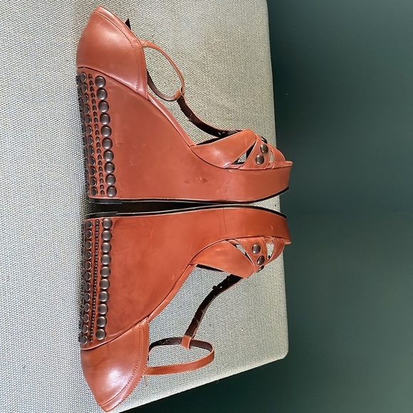 Chic Brown Wedge Sandals with studs  9b - Picture 10 of 12